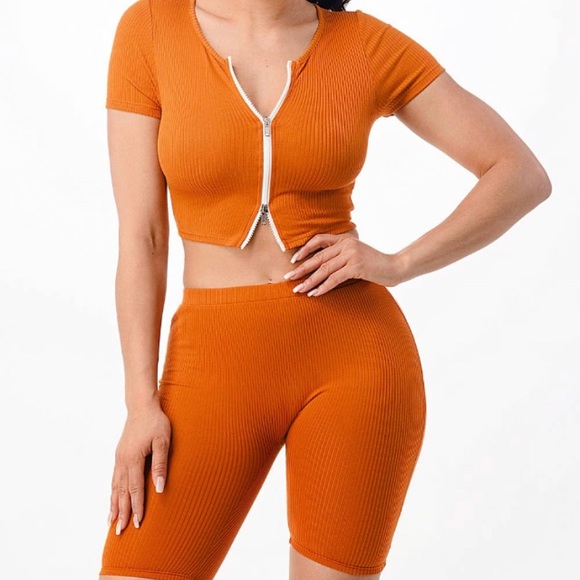 Two piece Lounge set - Picture 2 of 2